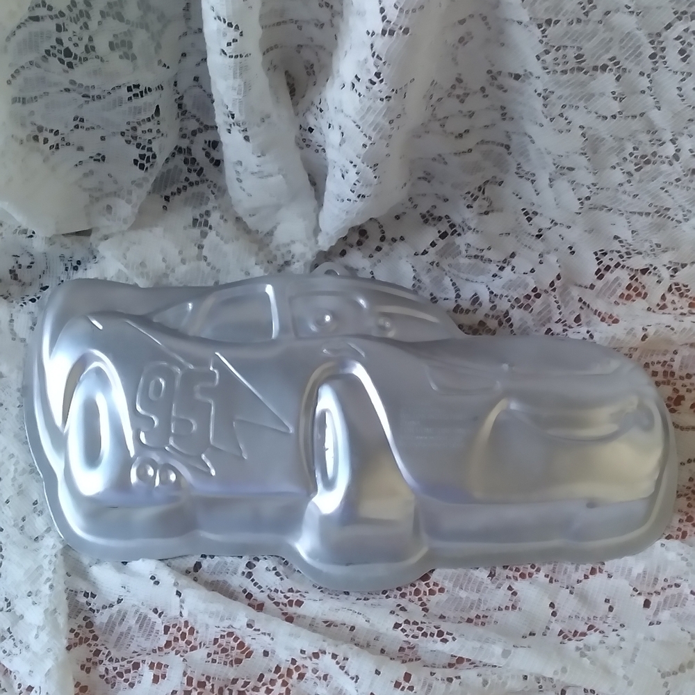 Lightning McQueen Disney Pixar Wilton Cake Pan